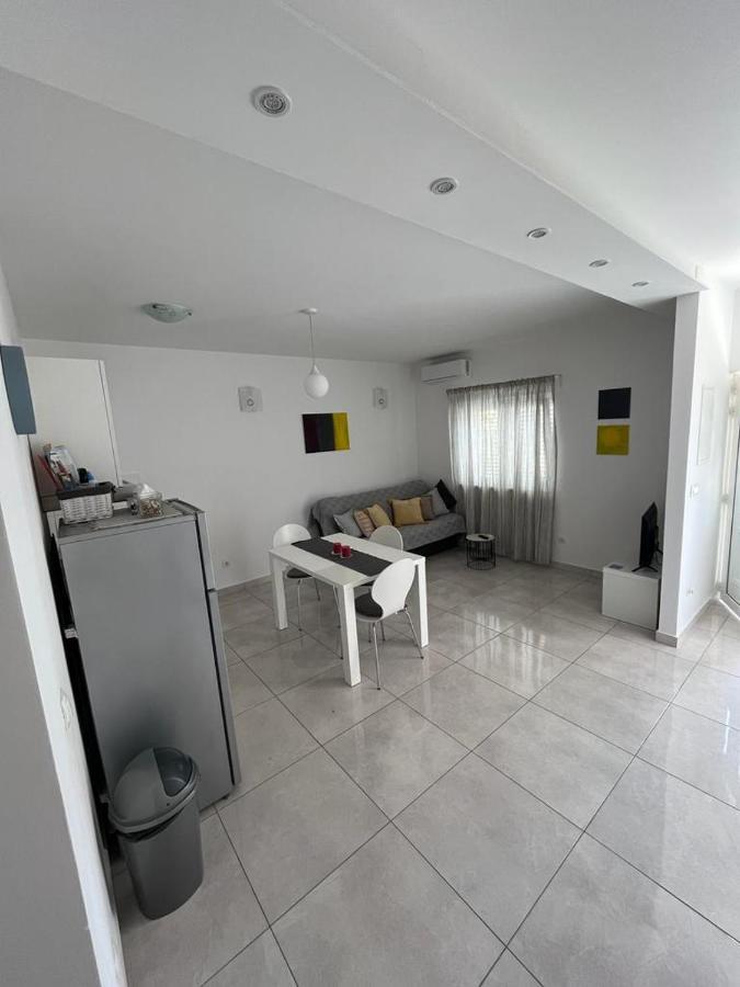 Apartman Cezar Apartment Stobrec Bagian luar foto
