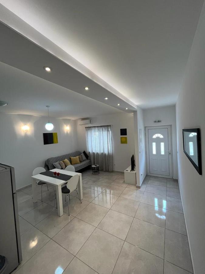 Apartman Cezar Apartment Stobrec Bagian luar foto