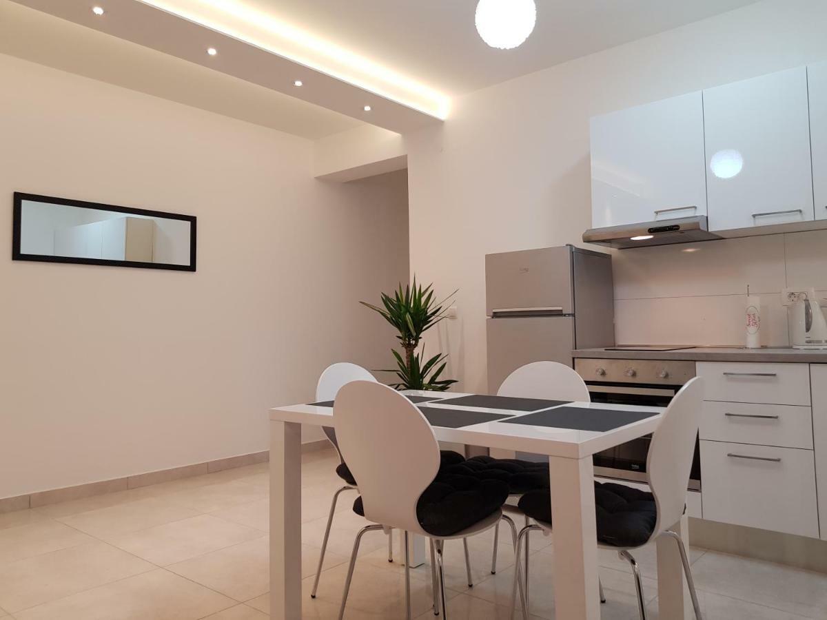Apartman Cezar Apartment Stobrec Bagian luar foto